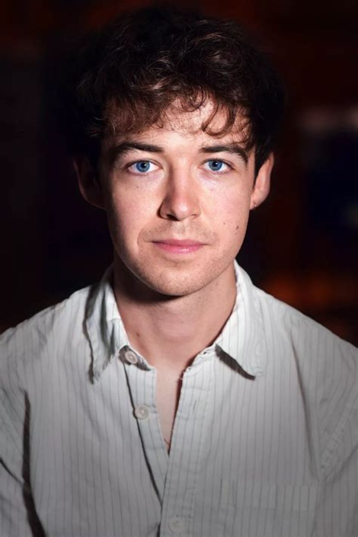 Alex Lawther Biography - Facts, Childhood, Family Life & Achievements
