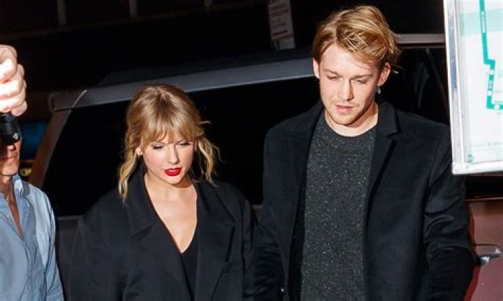 Did Taylor Swift Date Lucas Till? – Celebrity