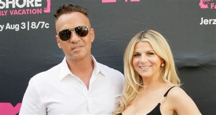 Does Lauren Sorrentino Come From Money? – Celebrity