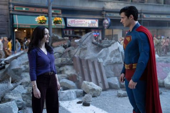 Does Lois Lane Sleep With Batman? – Celebrity