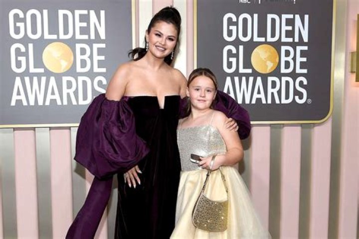 Does Selena Gomez have a sister? – Celebrity