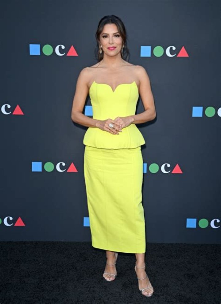 Eva Longoria in Bathing Suit Gets "a Little Sol" — Celebwell