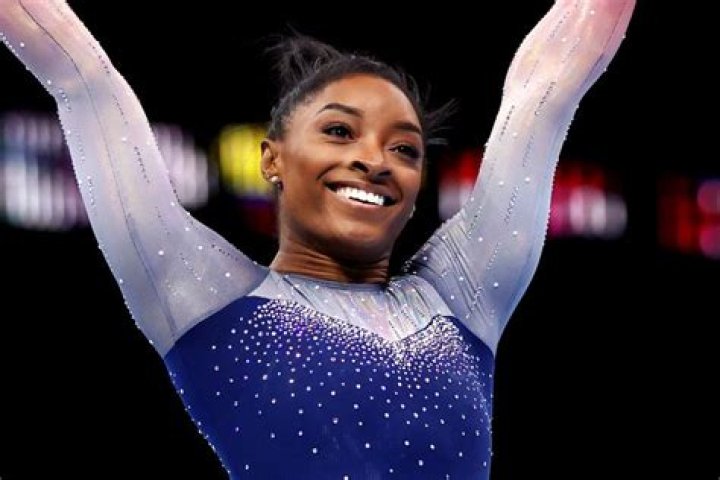 How Did B Simone Get Famous? – Celebrity