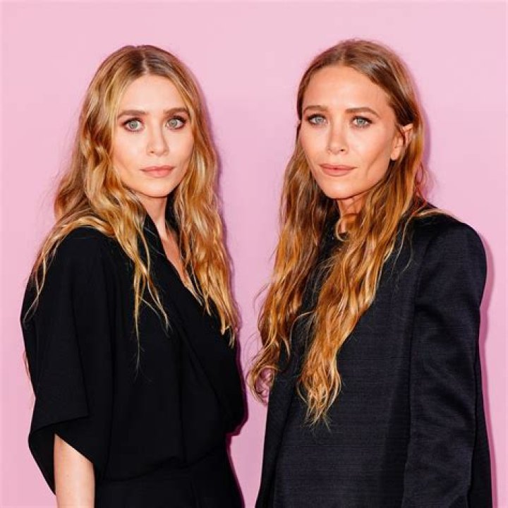
How Much Money Does Elizabeth Olsen Make? Latest Income Salary
