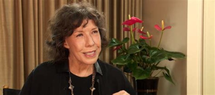 
How Much Money Does Lily Tomlin Make? Latest Income Salary
