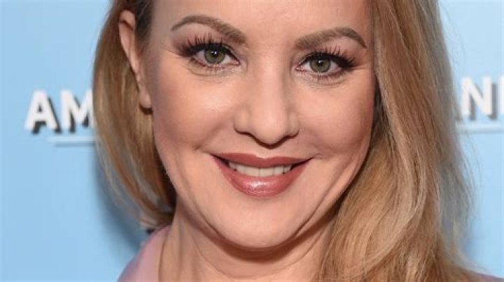 
How Much Money Does Wendi McLendon-Covey Make? Latest Income Salary

