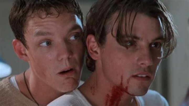 How Old Is Dewey In Scream 2? – Celebrity