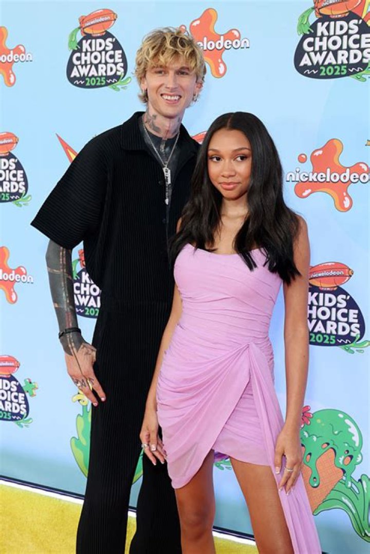 How Old Was Machine Gun Kelly When He Had His Daughter? – Celebrity