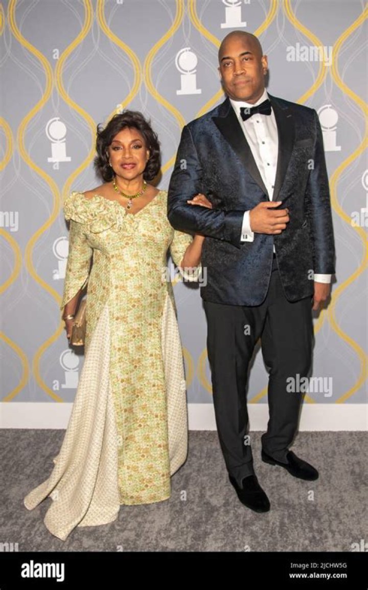 Is Ahmad Rashād still married? – Celebrity