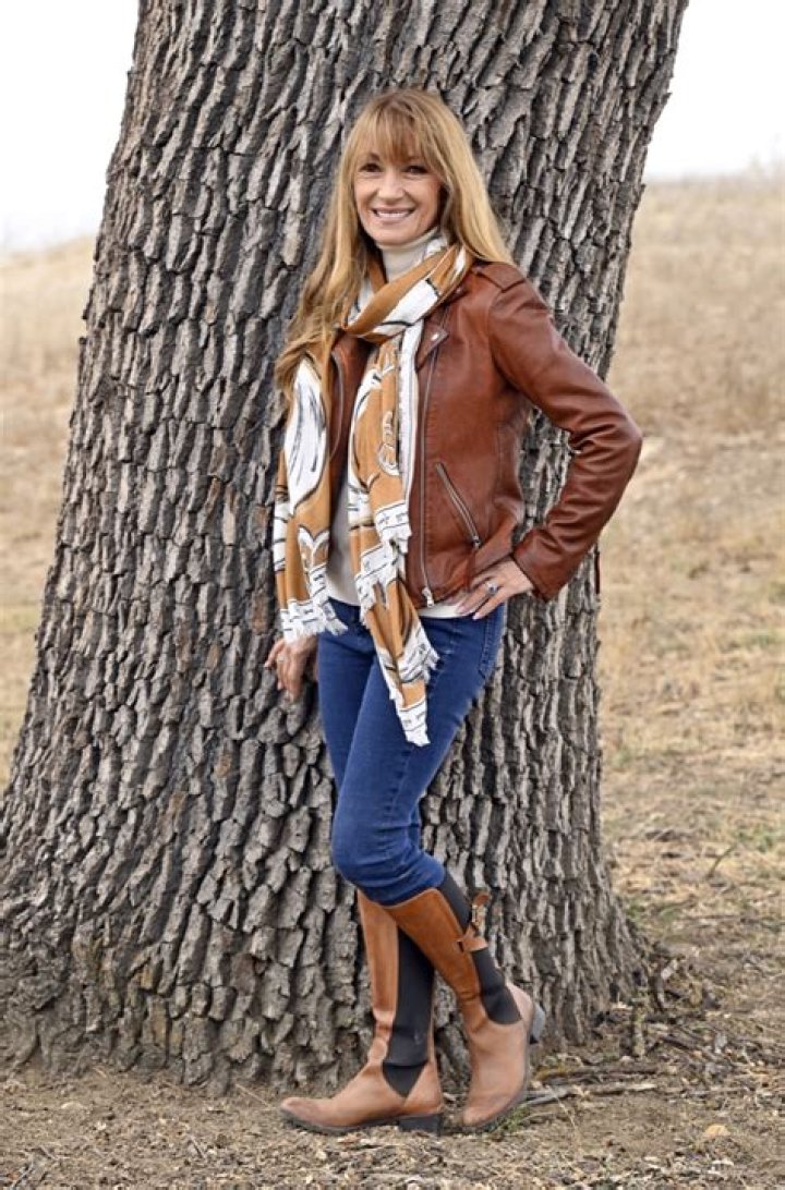 Jane Seymour in Bathing Suit Visits Elephant Sanctuary — Celebwell