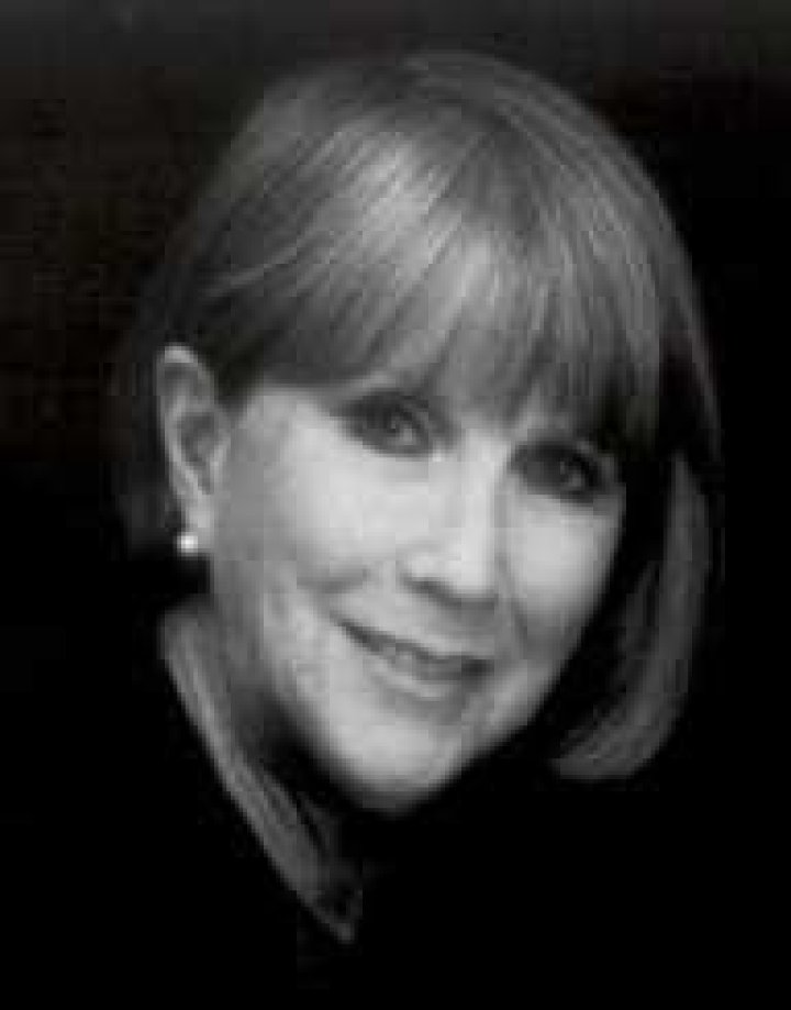 Julie Harris Biography - Facts, Childhood, Family Life & Achievements