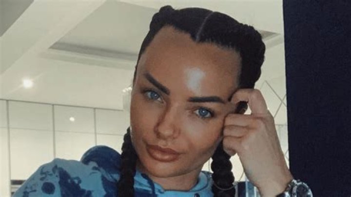 Kamila Wybrańczyk in Bathing Suit Sends Regards "From Mexico" — Celebwell
