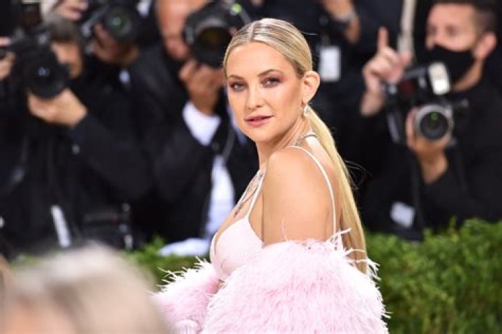 Kate Hudson in Bathing Suit is "Summer Ready" — Celebwell