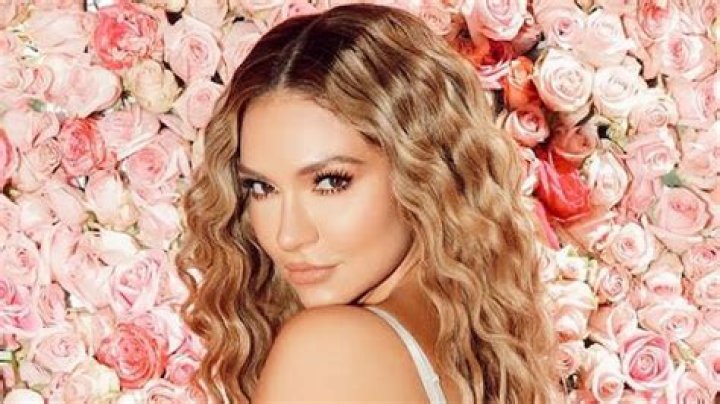 Kimberly Reyes in Bathing Suit Says its "37 de Diciembre" — Celebwell