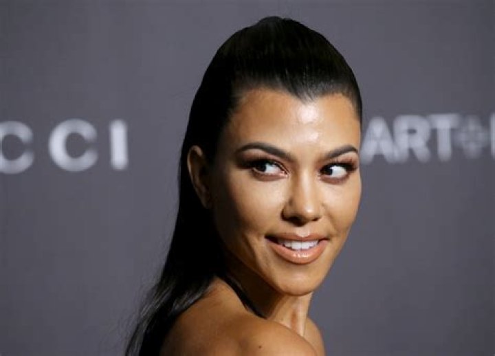 Kourtney Kardashian Shares Bikini Selfie in Mirror — Celebwell