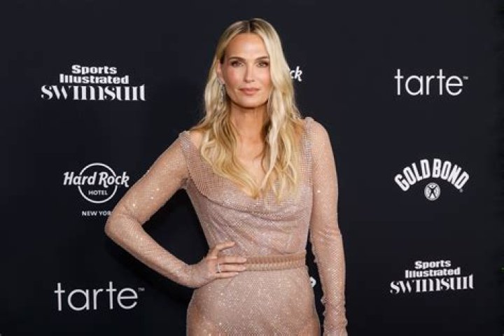Molly Sims in Bathing Suit "Ain't Going Nowhere" — Celebwell