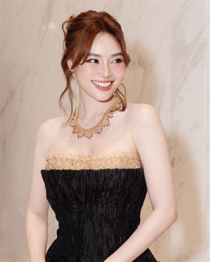 Ninh Dương Lan Ngọc in Bathing Suit is in the Maldives: "Paradise" — Celebwell
