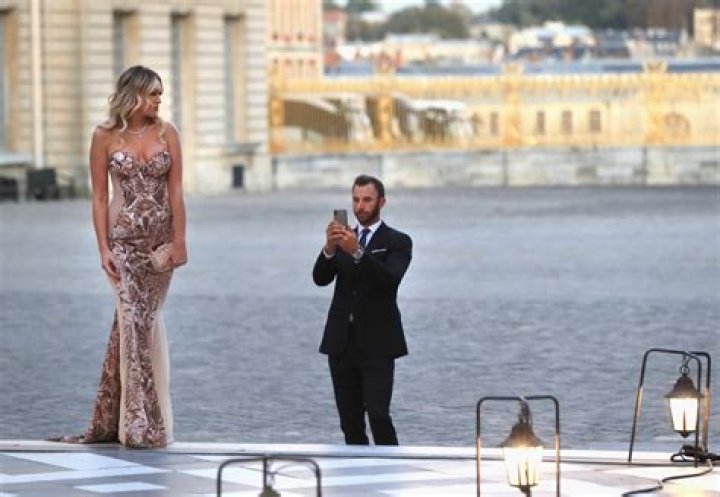 Paulina Gretzky in Bathing Suit is All "Palm Trees" — Celebwell