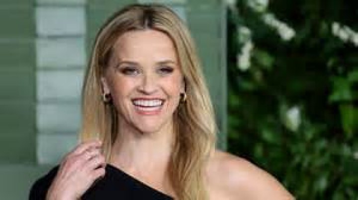 Reese Witherspoon Stays Fit—With Photos to Prove It — Celebwell