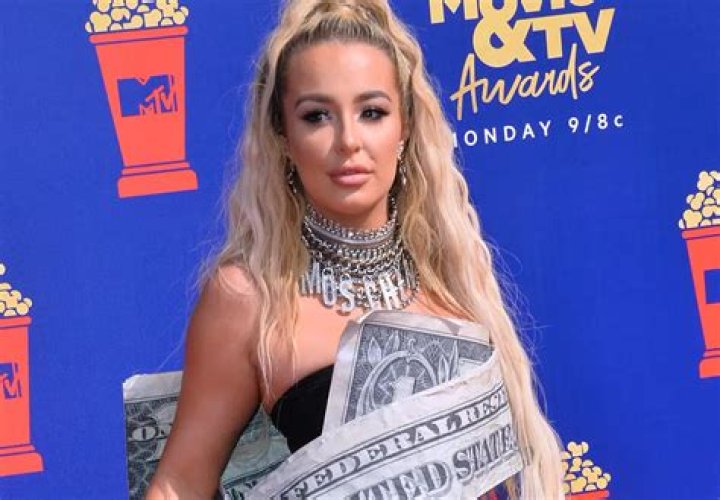 Tana Mongeau Body Measurements Height Weight Age Bra Size Stats Facts Bio