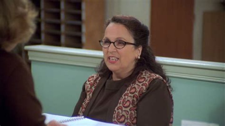 Which episode Howard’s mother dies? – Celebrity