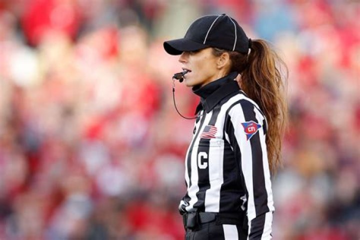 Who Are The Female College Football Referees? – Celebrity